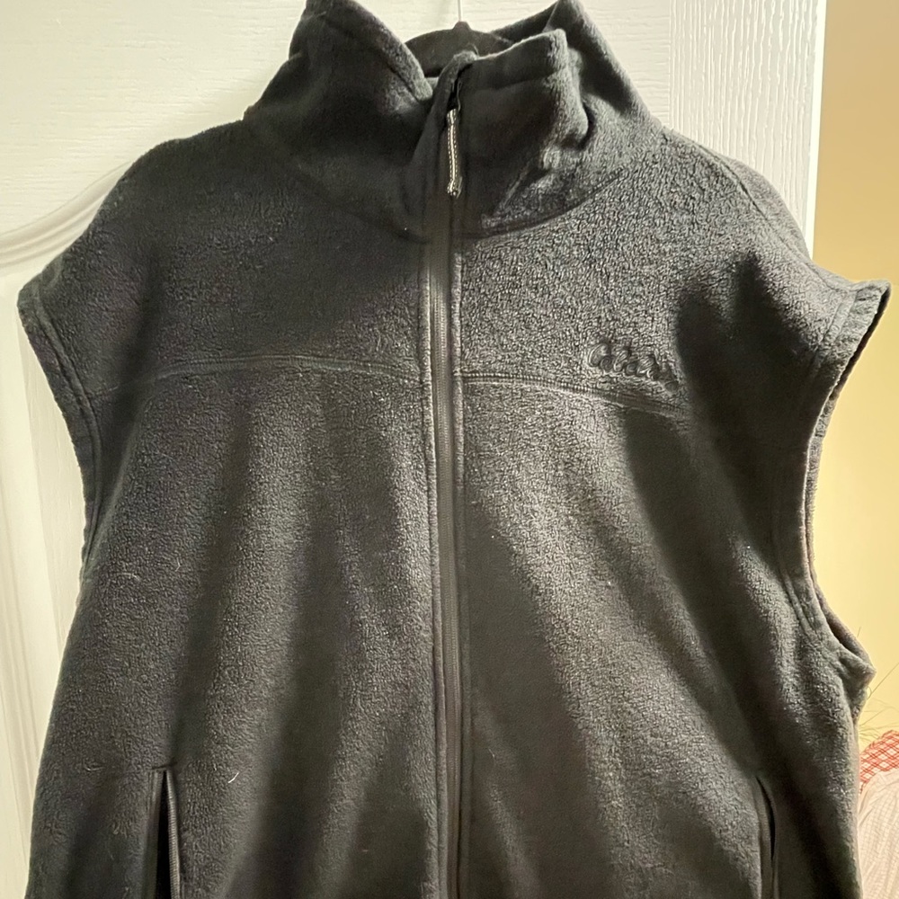 Xl Cabela’s black fleece vest